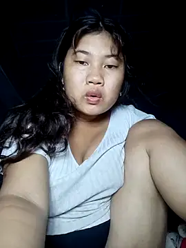 Emelyzz online show from 06-19-26, 04:35