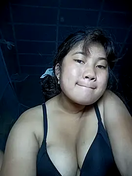 Emelyzz online show from 06-23-26, 02:15