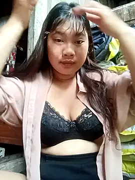 Emelyzz online show from 07-19-26, 02:09