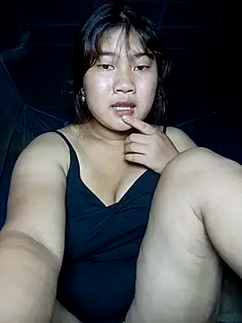 Emelyzz online show from 06-21-26, 03:18