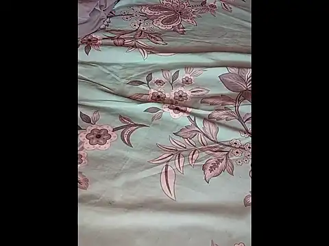 Snapshot of noon-00 chatting on 07-03-26, 07:04 noon-00 online show from 07-03-26, 07:04