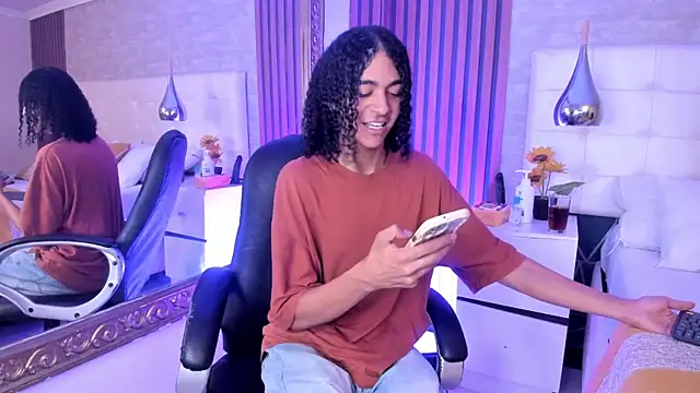 Snapshot of KyleeSmiith chatting on 06-19-26, 04:40 KyleeSmiith online show from 06-19-26, 04:40