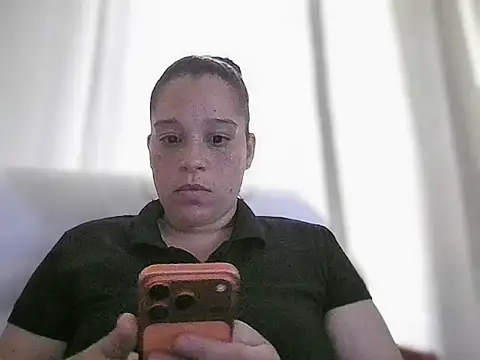 Snapshot of Manzanitah23 chatting on 06-09-26, 05:25 Manzanitah23 online show from 06-09-26, 05:25