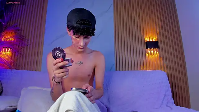 Snapshot of im_ethan_ chatting on 07-12-26, 09:54 im ethan online show from 07-12-26, 09:54