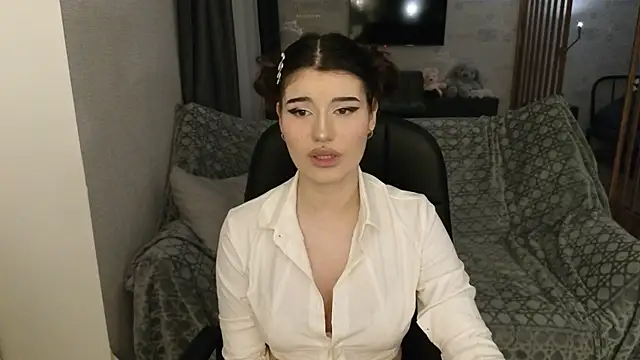 Snapshot of SolanaFlipper chatting on 06-19-26, 08:25 SolanaFlipper online show from 06-19-26, 08:25