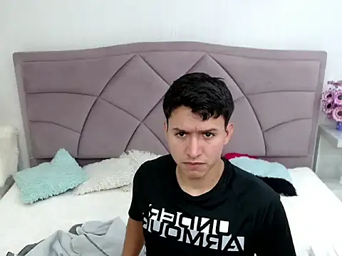 naho alejo online show from 06-15-26, 02:23