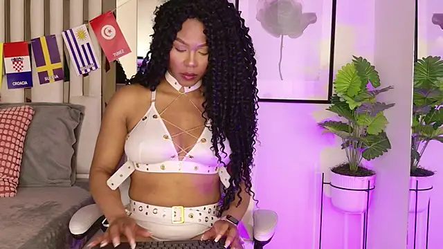 Anabella London online show from 07-18-26, 11:08