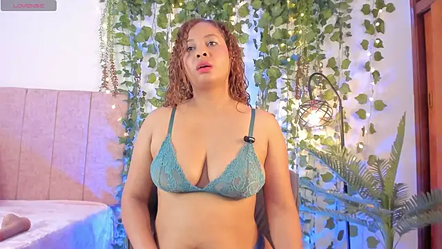 leilapom online show from 06-30-26, 04:29