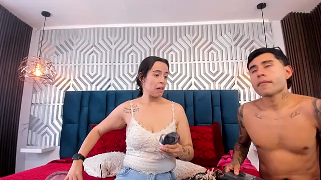 MiaAndAaron- online show from 07-28-26, 05:23