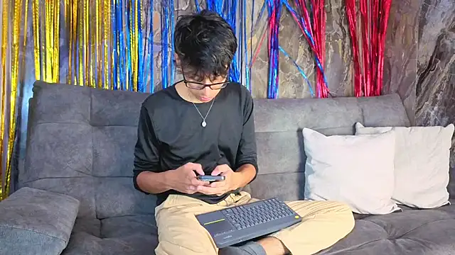 Noha King online show from 06-19-26, 01:39