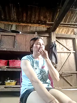 Snapshot of Seiciz chatting on 06-14-26, 05:30 Seiciz online show from 06-14-26, 05:30