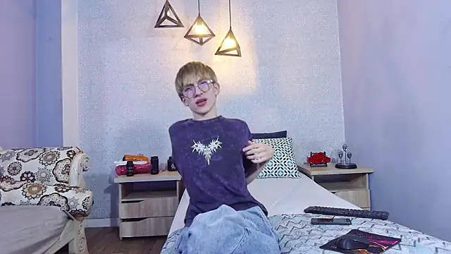 axell stone  online show from 06-21-26, 01:55