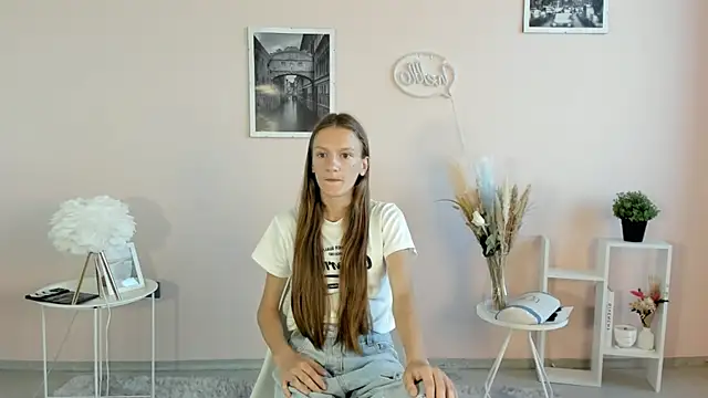MattieBogenschutz online show from 06-12-26, 05:16
