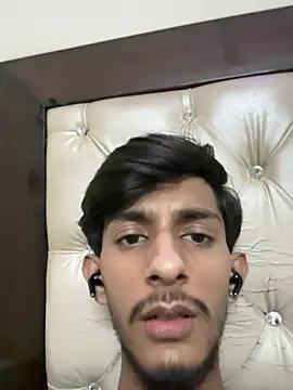 ronnnnn718 online show from 06-12-26, 07:33