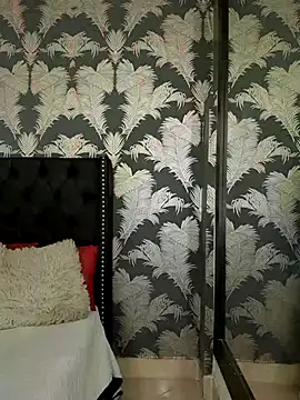 Aurora Luxx online show from 06-18-26, 01:16