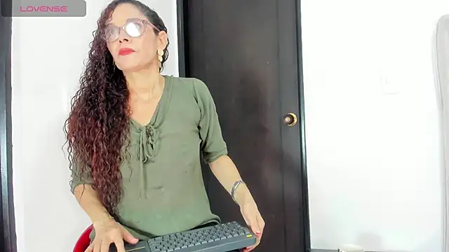 kataleya saenz1 online show from 06-30-26, 12:49