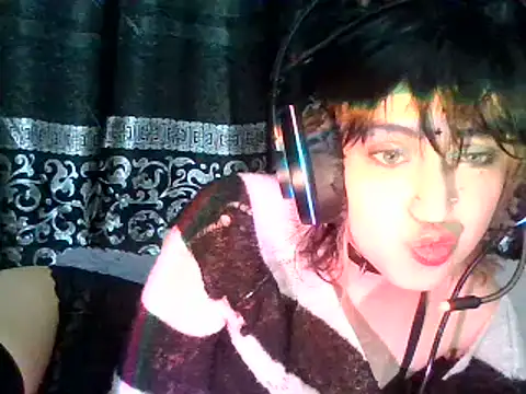 kittenpasive30 online show from 06-18-26, 02:44