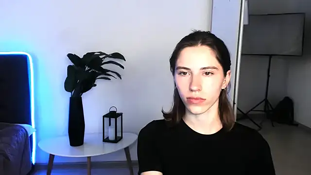 Flora 54 online show from 06-11-26, 02:47