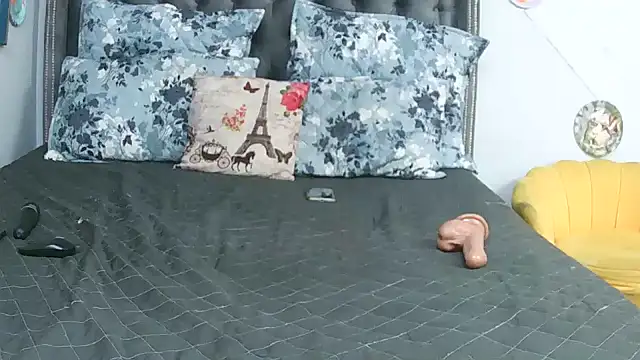 CurvyAssXxX21 online show from 07-22-26, 04:47