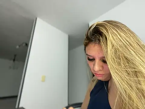 aliisonparker26 online show from 06-11-26, 02:53
