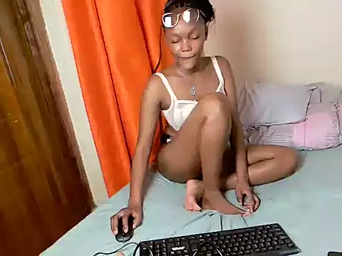 Iceybunny  online show from 07-19-26, 10:50