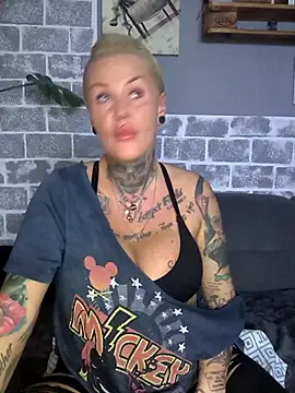 Snapshot of InkedMissLaBaehm chatting on 07-08-26, 10:21 InkedMissLaBaehm online show from 07-08-26, 10:21