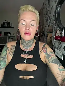 Snapshot of InkedMissLaBaehm chatting on 07-29-26, 11:04 InkedMissLaBaehm online show from 07-29-26, 11:04