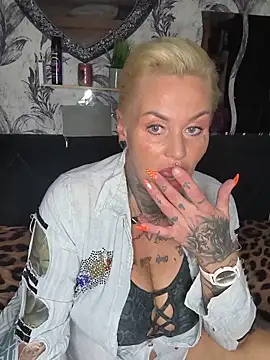 Snapshot of InkedMissLaBaehm chatting on 06-17-26, 10:41 InkedMissLaBaehm online show from 06-17-26, 10:41