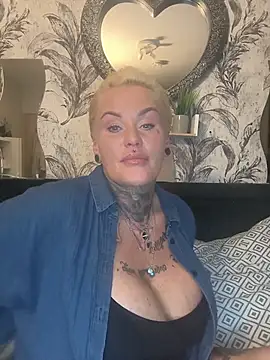 Snapshot of InkedMissLaBaehm chatting on 06-15-26, 10:53 InkedMissLaBaehm online show from 06-15-26, 10:53