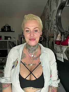 Snapshot of InkedMissLaBaehm chatting on 07-26-26, 10:16 InkedMissLaBaehm online show from 07-26-26, 10:16