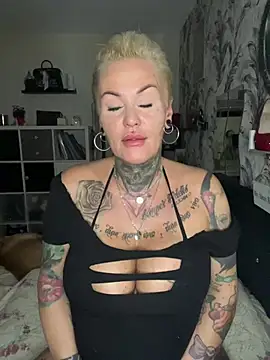 Snapshot of InkedMissLaBaehm chatting on 07-17-26, 10:18 InkedMissLaBaehm online show from 07-17-26, 10:18