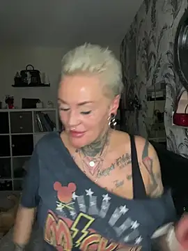 Snapshot of InkedMissLaBaehm chatting on 07-15-26, 10:39 InkedMissLaBaehm online show from 07-15-26, 10:39
