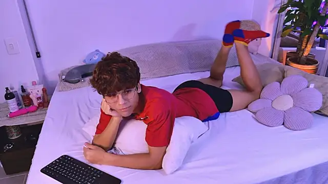 Samy Twink online show from 07-01-26, 01:17