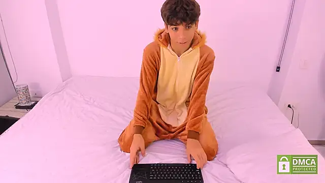 Samy Twink online show from 06-13-26, 02:09