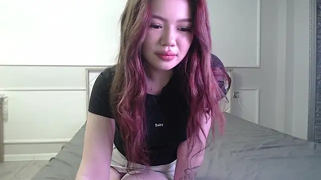 yunajin1 online show from 06-16-26, 01:55