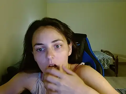 OliviaTheS online show from 06-25-26, 08:03