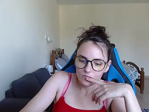OliviaTheS online show from 06-28-26, 10:21