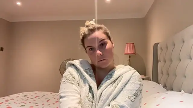 erincheshire online show from 06-12-26, 05:32