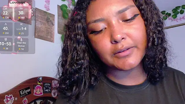 Snapshot of Luna__1 chatting on 06-26-26, 11:32 Luna 1 online show from 06-26-26, 11:32