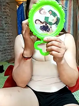 Snapshot of Chery99X chatting on 07-16-26, 04:42 Chery99X online show from 07-16-26, 04:42