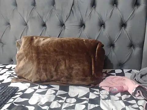Loyal Alisha online show from 06-19-26, 03:12