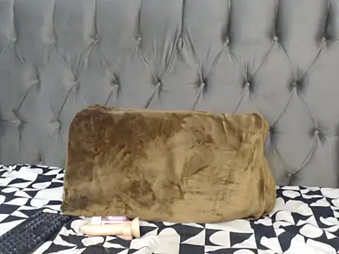 Loyal Alisha online show from 06-25-26, 05:18