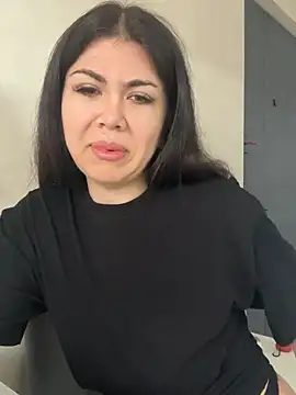 Snapshot of LoveYou2899 chatting on 06-15-26, 06:35 LoveYou2899 online show from 06-15-26, 06:35