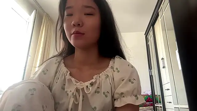 Mika strawberry online show from 06-22-26, 05:37
