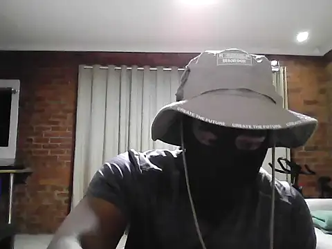 DiamondDannn2 online show from 06-11-26, 05:21