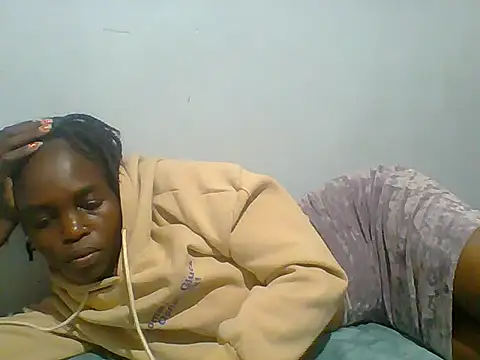fancyfancy1 online show from 06-12-26, 08:39
