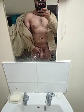 Snapshot of bazzyxxx chatting on 06-28-26, 10:05 bazzyxxx online show from 06-28-26, 10:05