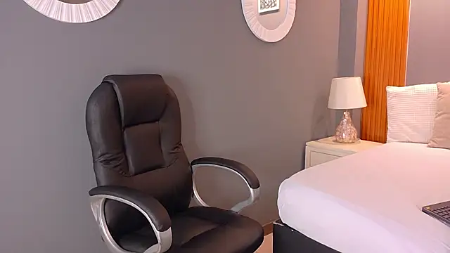 Juliana Valencian online show from 06-25-26, 10:26
