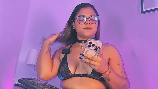 Snapshot of Chelseea_bluey chatting on 07-15-26, 10:28 Chelseea bluey online show from 07-15-26, 10:28