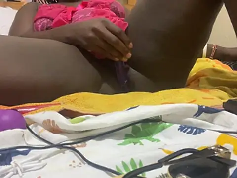Snapshot of atis_sexy chatting on 06-19-26, 05:30 atis sexy online show from 06-19-26, 05:30